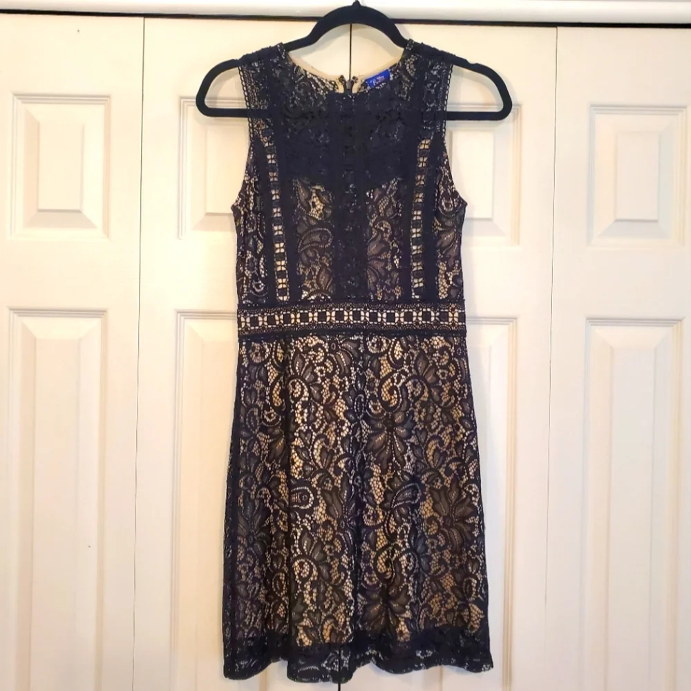 Beauty & the Beast Black Lace Sleeveless Dress Size Small - Picture 1 of 7